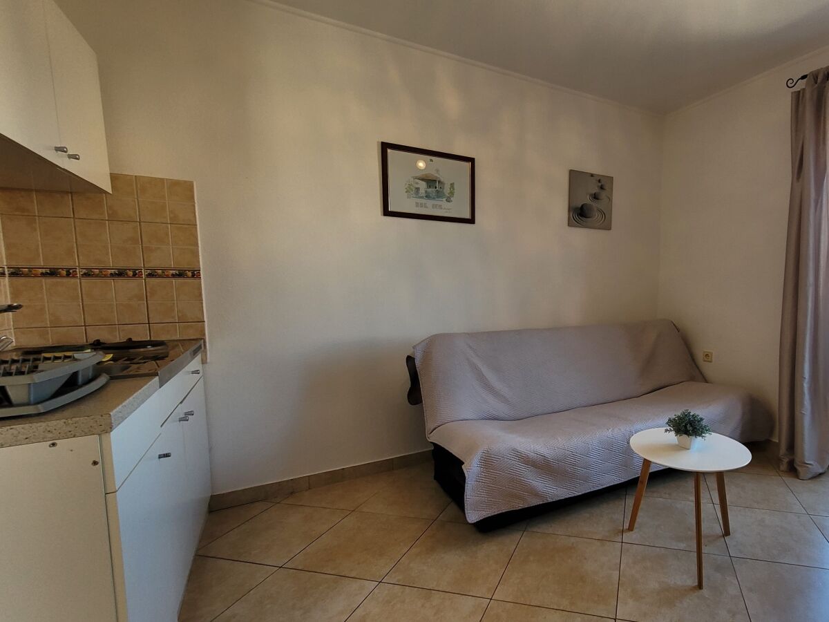 Apartment One bedroom apartment with balcony and sea view Omišalj, Krk A-19410-b - Outdoor photo 5