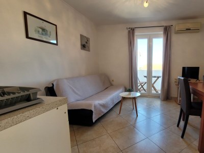 Apartment One bedroom apartment with balcony and sea view Omišalj, Krk A-19410-b - Outdoor photo 6