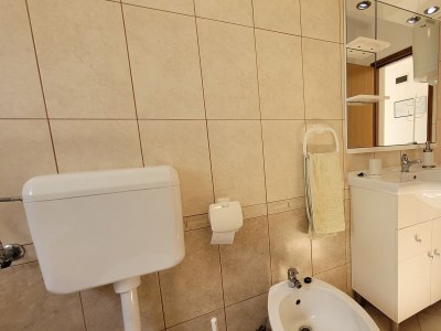 Apartment One bedroom apartment with balcony and sea view Omišalj, Krk A-19410-b - Outdoor photo 11