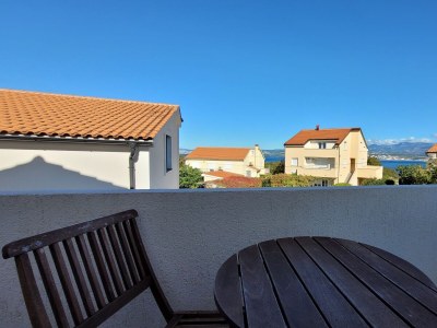 Apartment One bedroom apartment with balcony and sea view Omišalj, Krk A-19410-b - Outdoor photo 12