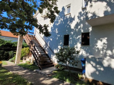 Apartment One bedroom apartment with balcony and sea view Omišalj, Krk A-19410-b - Outdoor photo 13