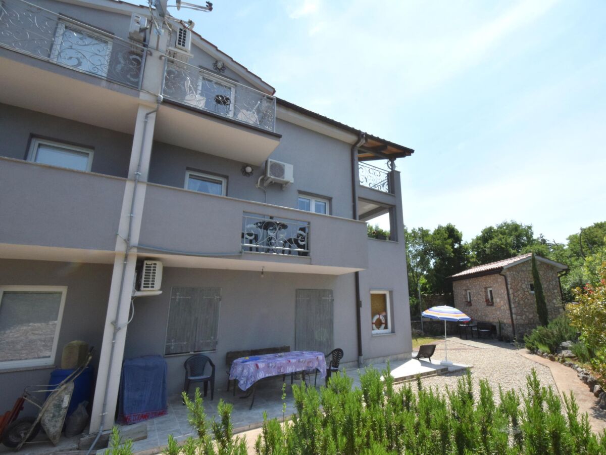 Apartment Two bedroom apartment with balcony Gabonjin, Krk A-19413-a - Outdoor photo 3