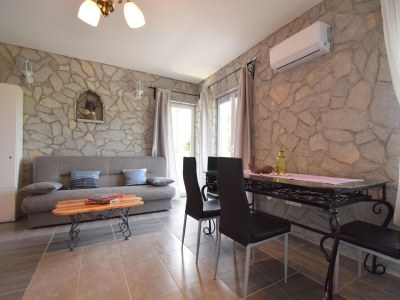 Apartment Two bedroom apartment with balcony Gabonjin, Krk A-19413-a - Outdoor photo 7