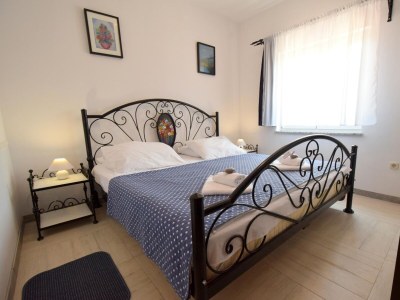 Apartment Two bedroom apartment with balcony Gabonjin, Krk A-19413-a - Outdoor photo 11