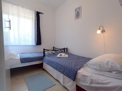 Apartment Two bedroom apartment with balcony Gabonjin, Krk A-19413-a - Outdoor photo 14