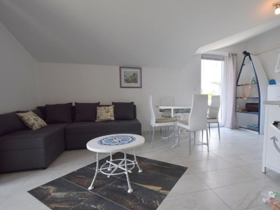 Apartment Two bedroom apartment with balcony Gabonjin, Krk A-19413-b in Malinska - Apartment