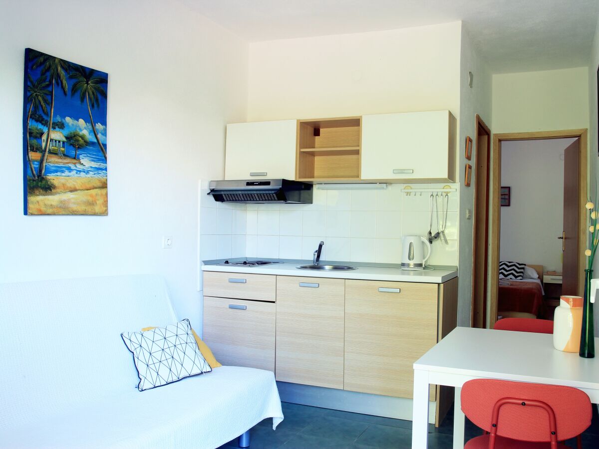 Apartment One bedroom apartment with terrace Pirovac, Šibenik A-20015-b - Outdoor photo 2