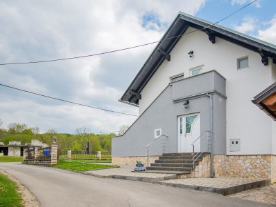 Apartment Two bedroom apartment with balcony Lipovača, Plitvice A-19450-a - Outdoor photo 3
