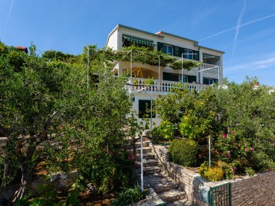 Apartment One bedroom apartment with balcony and sea view Cove Gornja Krusica, Šolta A-20021-a - Outdoor photo 4