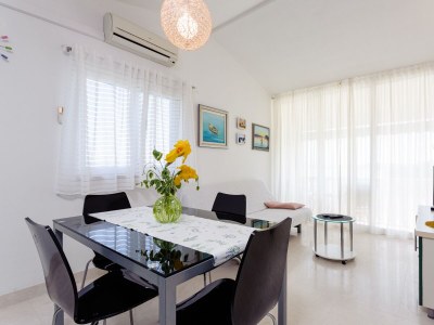 Apartment One bedroom apartment with balcony and sea view Cove Gornja Krusica, Šolta A-20021-b - Outdoor photo 16