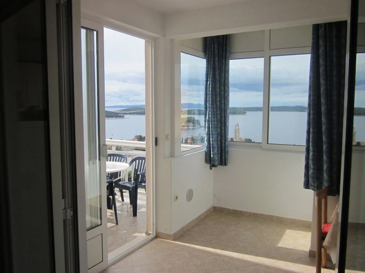 Apartment One bedroom apartment with terrace and sea view Hvar A-20114-b