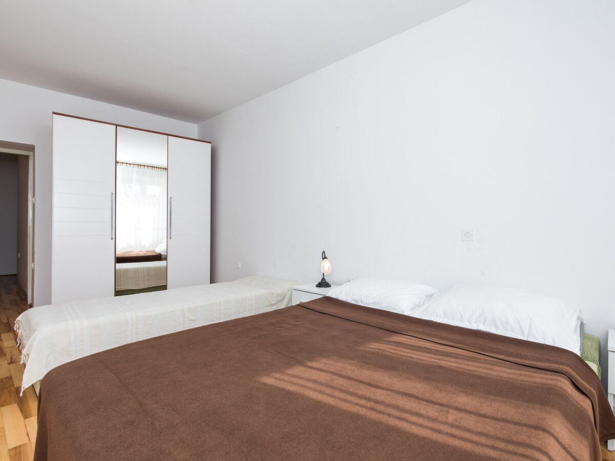 Apartment Two bedroom apartment near beach Baška, Krk A-19518-a - Outdoor photo 5