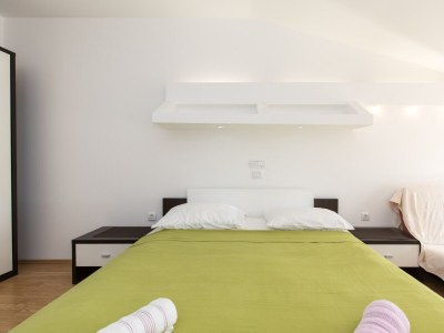 Apartment Two bedroom apartment near beach Baška, Krk A-19518-b - Outdoor photo 8