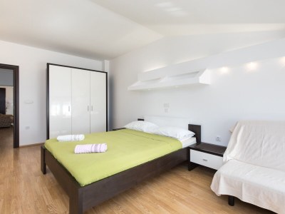 Apartment Two bedroom apartment near beach Baška, Krk A-19518-b - Outdoor photo 9