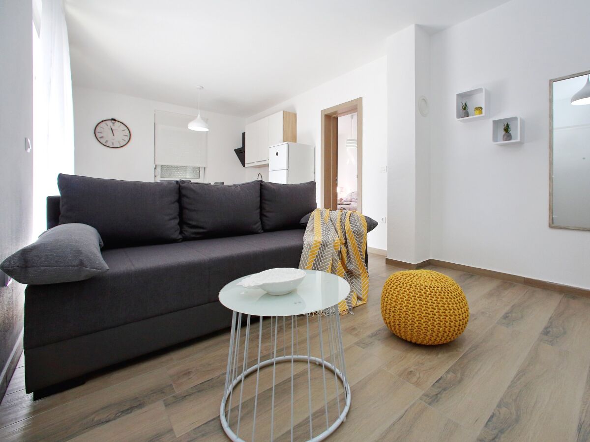 Apartment Two bedroom apartment with balcony and sea view Bibinje, Zadar A-19610-b - Outdoor photo 5