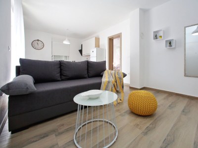 Apartment Two bedroom apartment with balcony and sea view Bibinje, Zadar A-19610-b - Outdoor photo 5