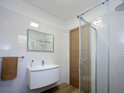 Apartment Two bedroom apartment with balcony and sea view Bibinje, Zadar A-19610-b - Outdoor photo 24