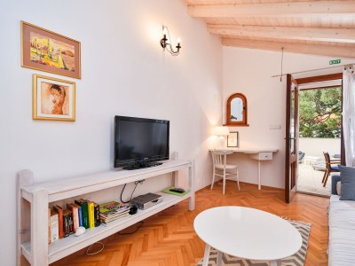 Apartment Two bedroom apartment with terrace Barbat, Rab A-20170-c - Outdoor photo 21