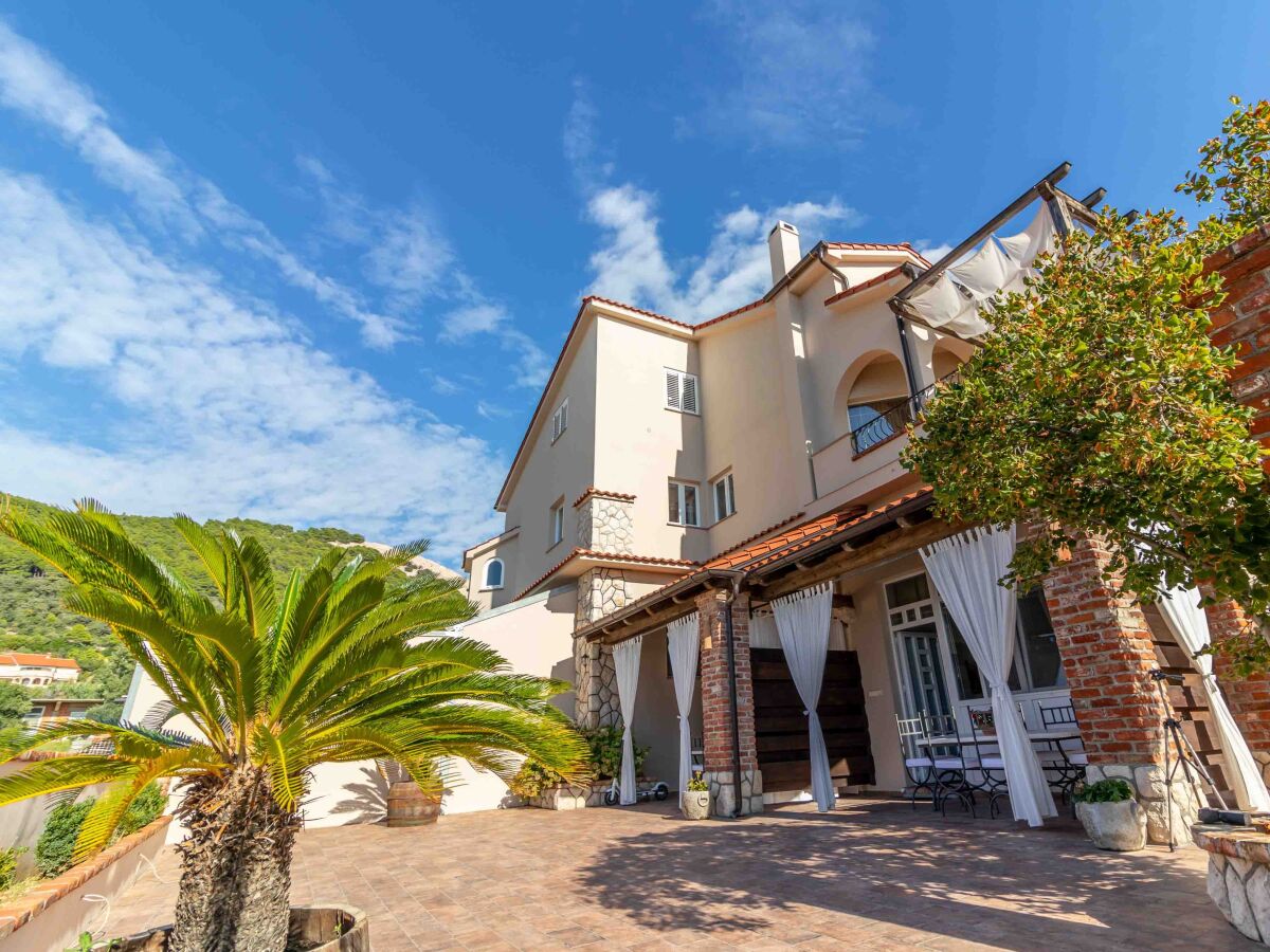 Apartment Two bedroom apartment with terrace Banjol, Rab A-19804-a - Outdoor photo 5