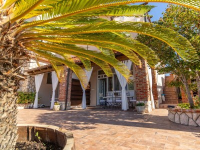 Apartment Two bedroom apartment with terrace Banjol, Rab A-19804-b - Outdoor photo 17