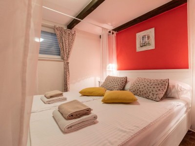 Apartment Two bedroom apartment with terrace Banjol, Rab A-19804-b - Outdoor photo 28