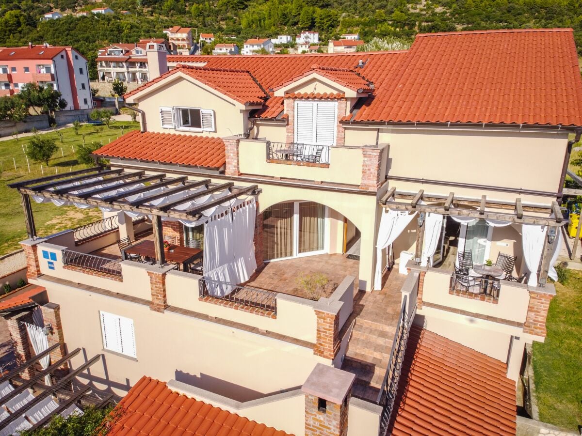 Apartment Two bedroom apartment with balcony and sea view Banjol, Rab A-19804-d - Outdoor photo 4