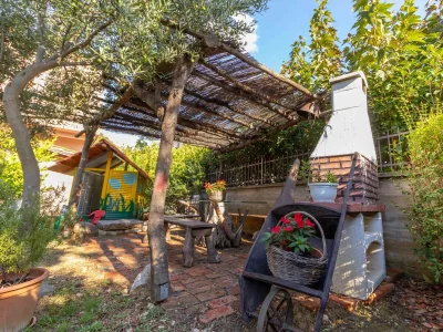 Apartment Two bedroom apartment with balcony and sea view Banjol, Rab A-19804-d - Outdoor photo 7