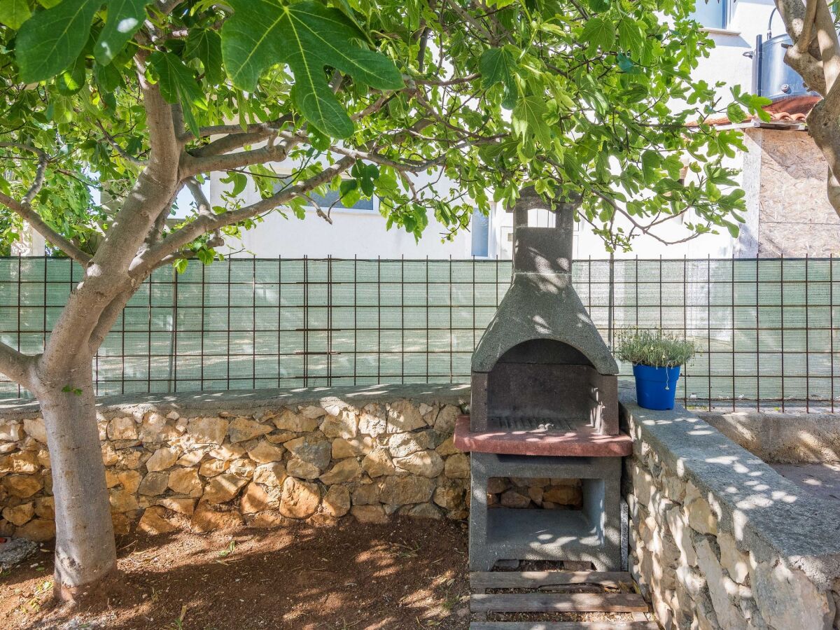 Apartment Two bedroom apartment near beach Vir - Lozice, Vir A-20202-a - Outdoor photo 3