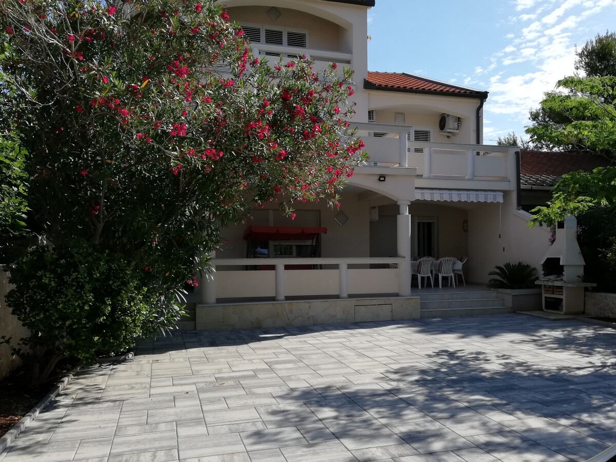 Apartment Two bedroom apartment with terrace Vir A-20205-a - Outdoor photo 3