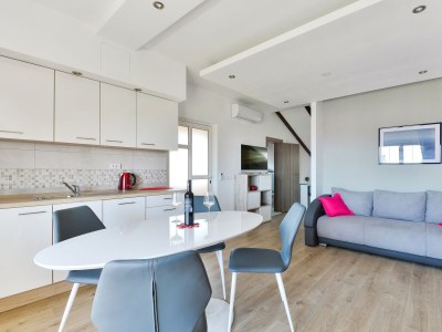 Apartment Studio flat with balcony and sea view Vir AS-20205-a in Vir - Apartment