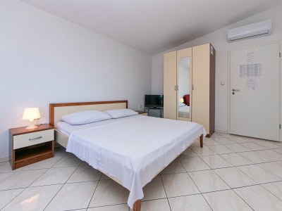 Apartment Studio flat with terrace and sea view Stanići, Omiš AS-19941-b - Outdoor photo 12