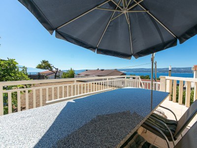 Apartment Studio flat with terrace and sea view Stanići, Omiš AS-19941-e in Omis - Apartment