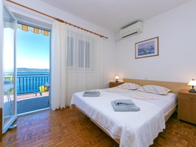 Apartment Three bedroom apartment with terrace and sea view Brela, Makarska A-20075-a - Outdoor photo 10