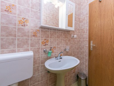 Apartment Three bedroom apartment with terrace and sea view Brela, Makarska A-20075-a - Outdoor photo 25