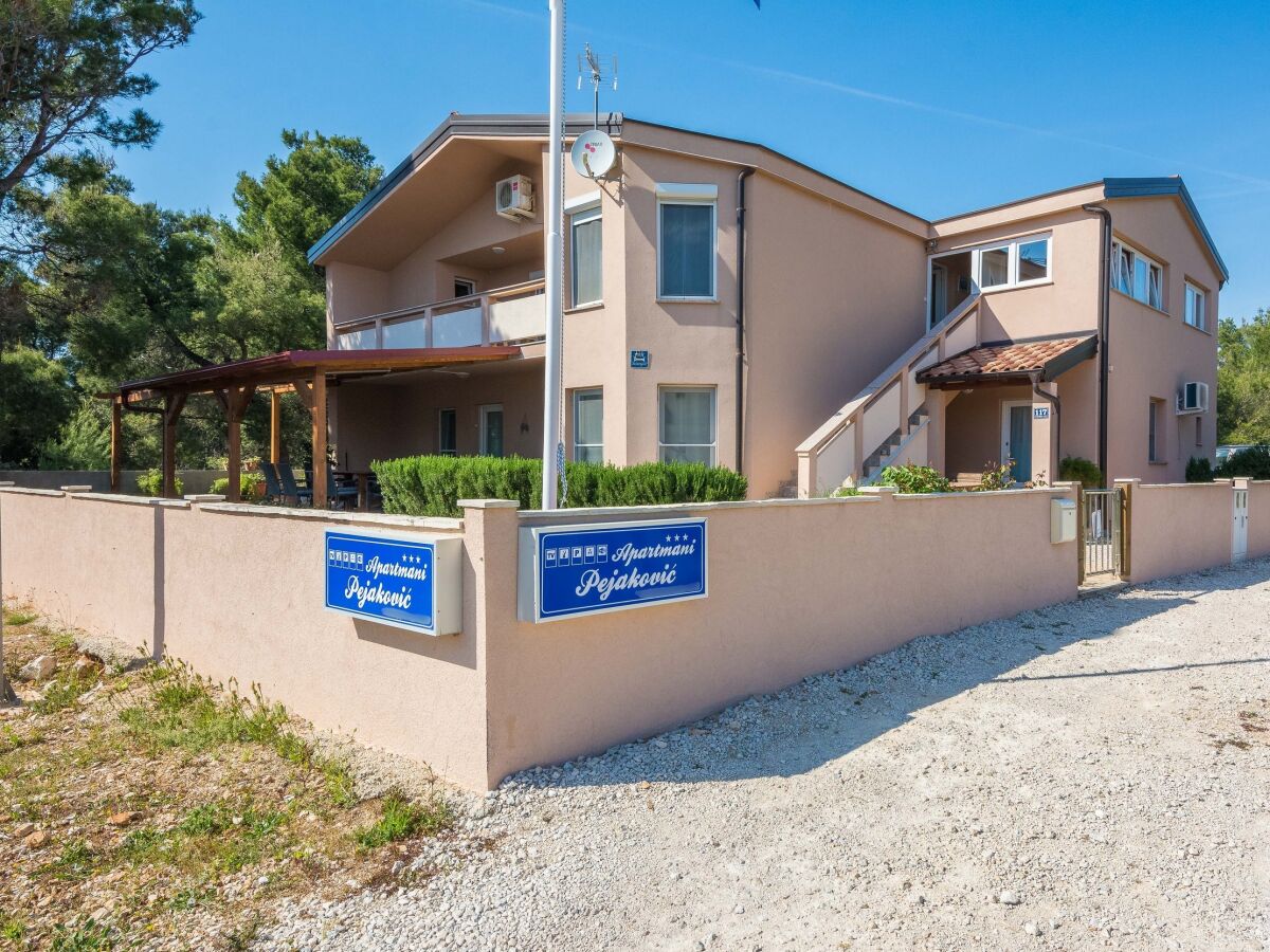 Apartment One bedroom apartment with terrace Vir A-20337-b - Outdoor photo 2