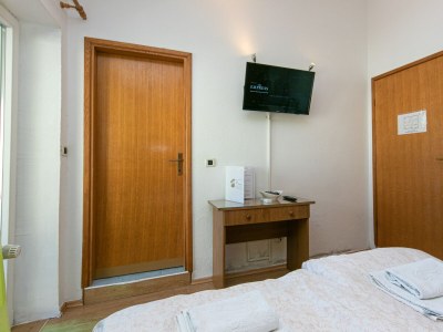 Apartment Studio flat with balcony and sea view Brela, Makarska AS-20075-a - Outdoor photo 10