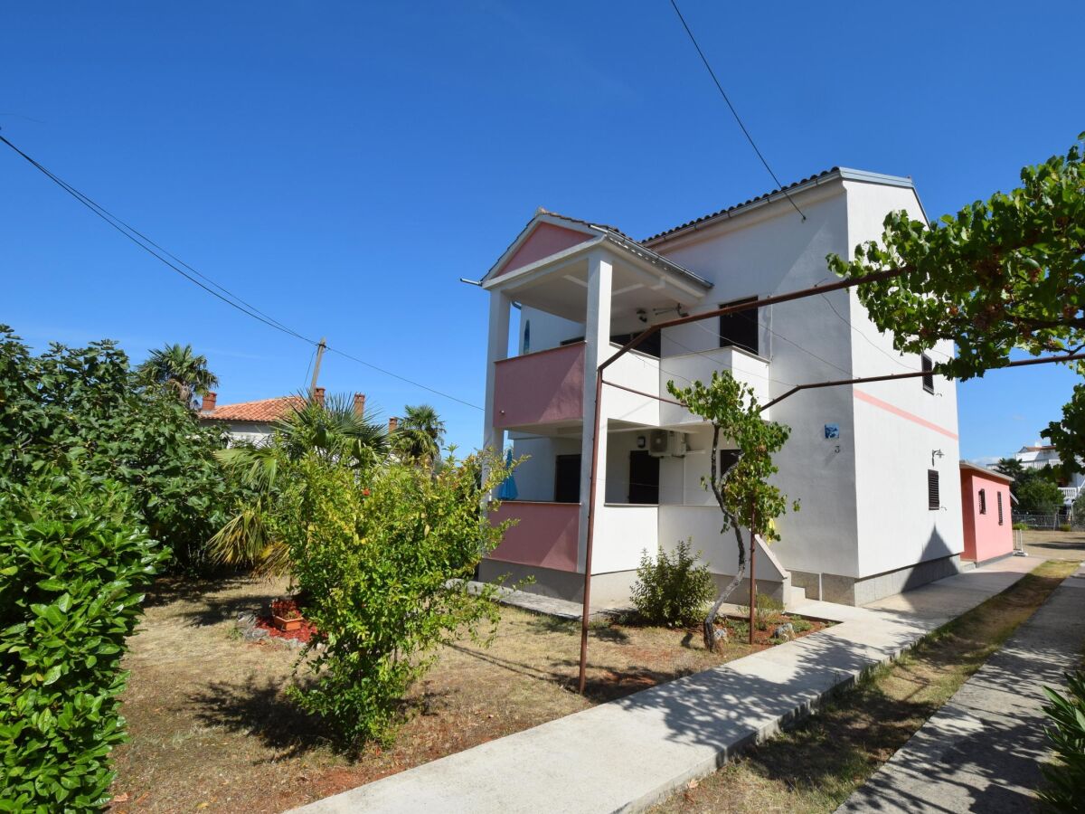 Apartment Two bedroom apartment with terrace Malinska, Krk A-20381-a - Outdoor photo 2