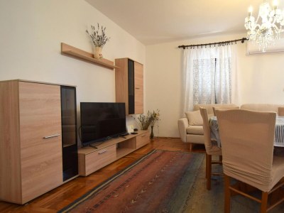 Apartment Two bedroom apartment with terrace Malinska, Krk A-20381-a - Outdoor photo 6