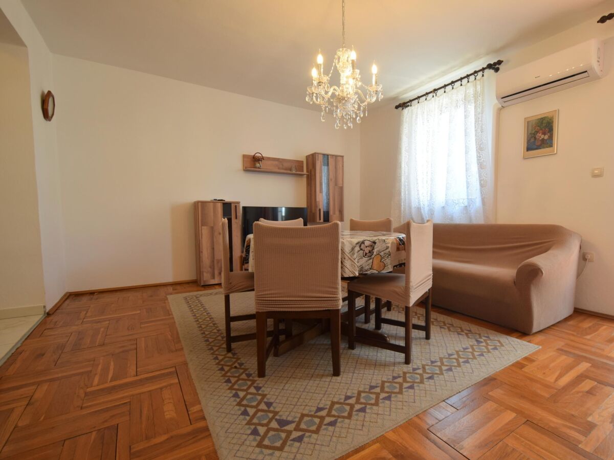 Apartment Two bedroom apartment with terrace Malinska, Krk A-20381-b - Outdoor photo 5