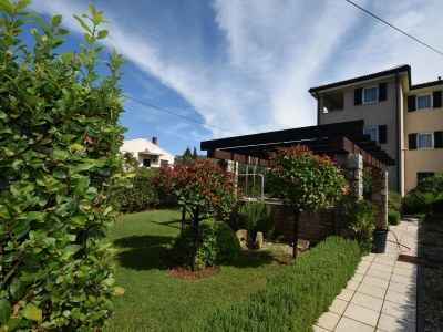 Apartment Two bedroom apartment with terrace Punat, Krk A-20408-a - Outdoor photo 5