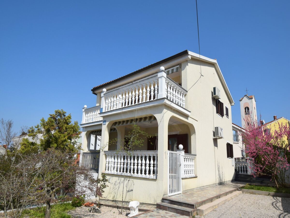 Apartment Two bedroom apartment with terrace and sea view Malinska, Krk A-20417-a - Outdoor photo 2