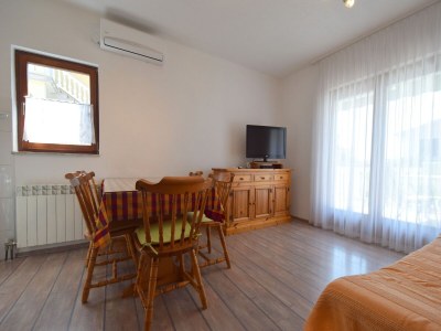 Apartment Two bedroom apartment with terrace and sea view Malinska, Krk A-20417-a - Outdoor photo 6