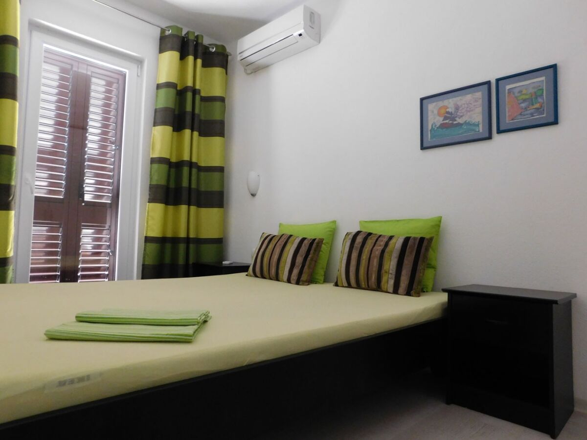 Apartment Two bedroom apartment with terrace Povlja, Brač A-21089-b