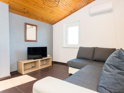 Apartment Two bedroom apartment with terrace and sea view Njivice, Krk A-20438-b - Outdoor photo 3