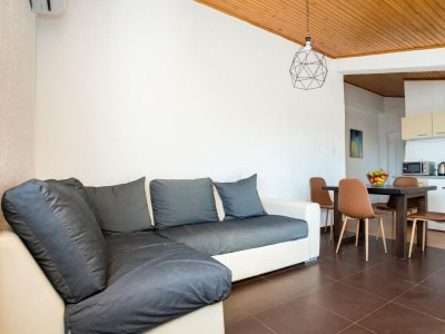 Apartment Two bedroom apartment with terrace and sea view Njivice, Krk A-20438-b - Outdoor photo 4