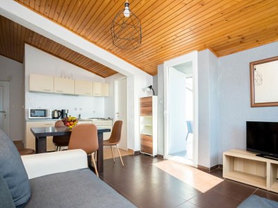 Apartment Two bedroom apartment with terrace and sea view Njivice, Krk A-20438-b - Outdoor photo 5