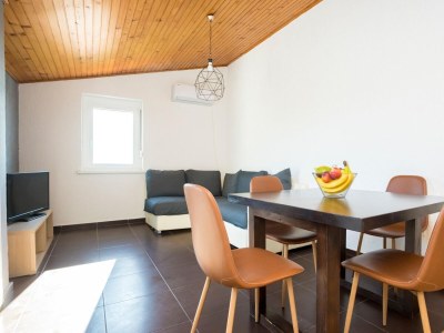 Apartment Two bedroom apartment with terrace and sea view Njivice, Krk A-20438-b - Outdoor photo 6