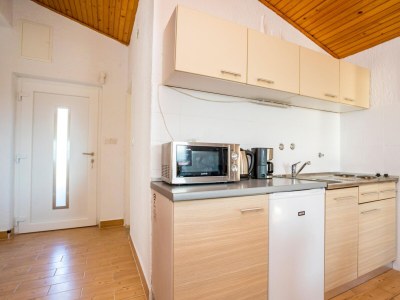 Apartment Two bedroom apartment with terrace and sea view Njivice, Krk A-20438-b - Outdoor photo 7