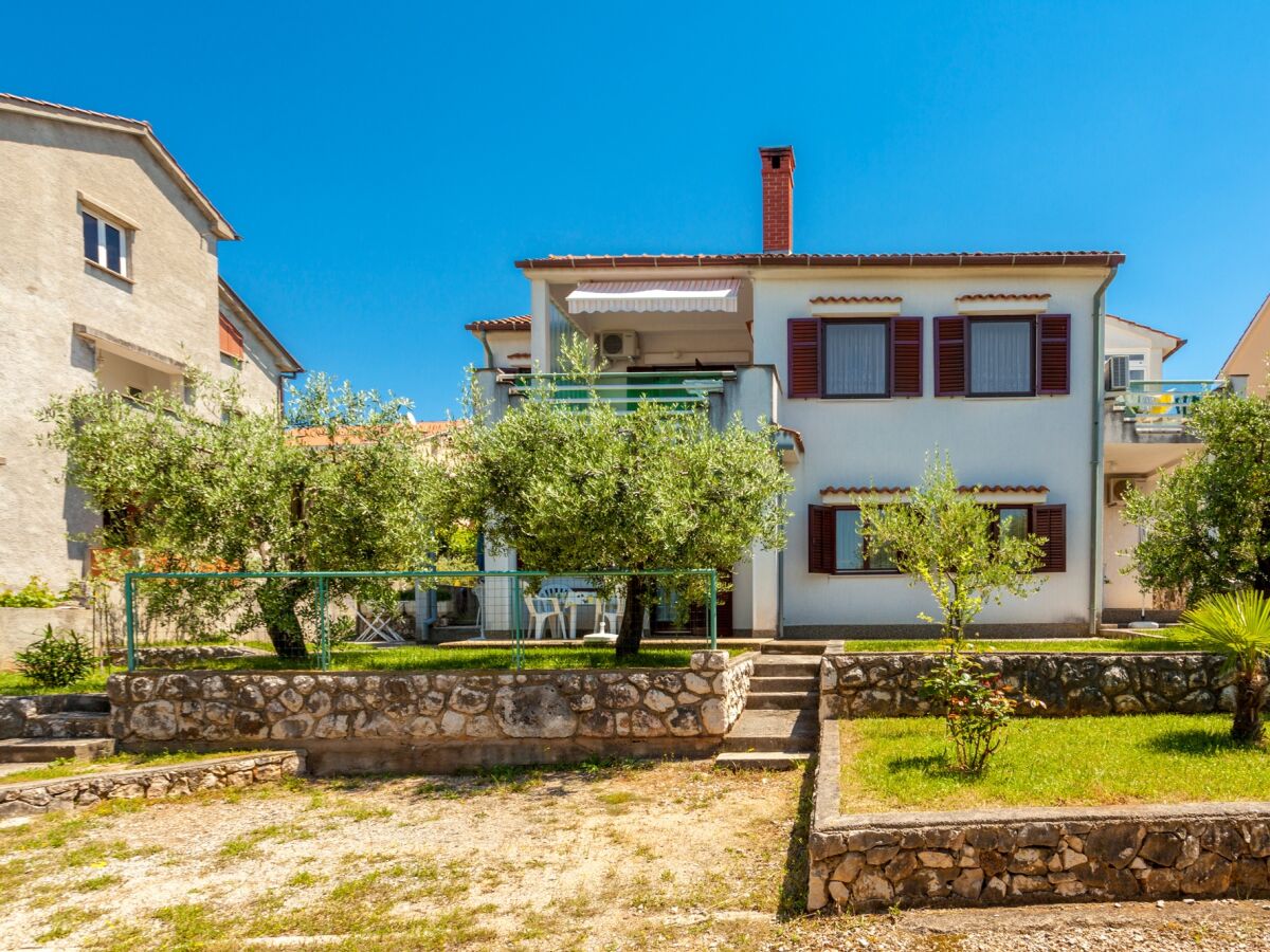 Apartment Two bedroom apartment with terrace Njivice, Krk A-20548-a - Outdoor photo 3