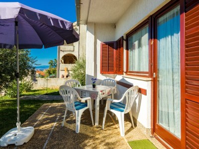 Apartment Two bedroom apartment with terrace Njivice, Krk A-20548-a - Outdoor photo 27